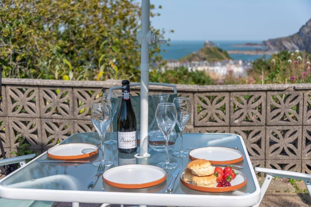 The Tempest, Sea Views, Coastal & Rural Walks. Apartment Ilfracombe Ngoại thất bức ảnh